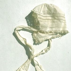 Early Primitive Ladies Ivory Lace Bonnet